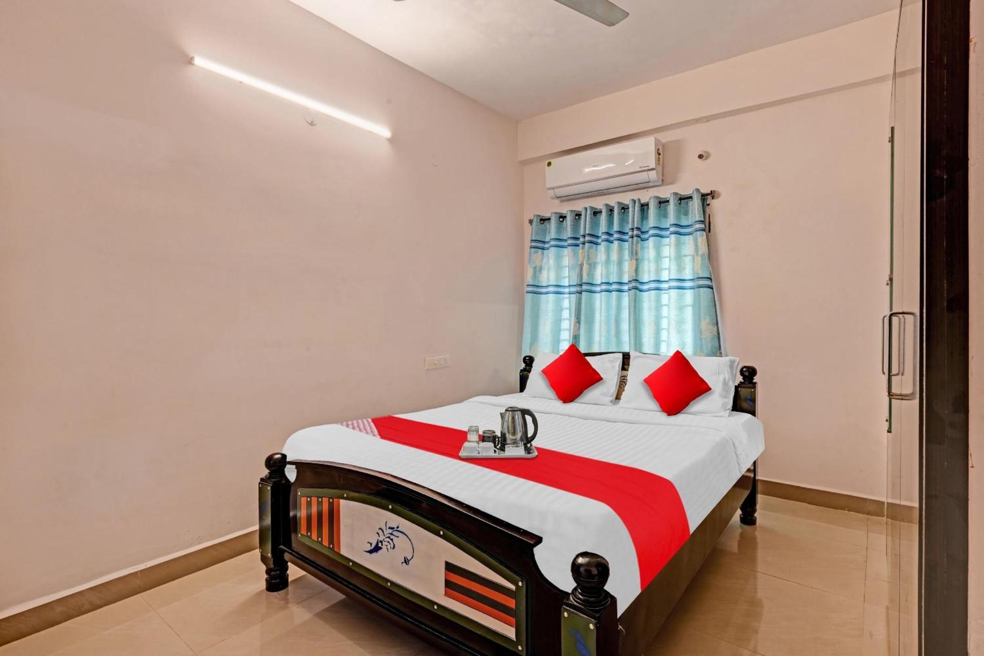 Hotel O Coastal Inn Luxury Service Apartments Kākināda Exterior foto